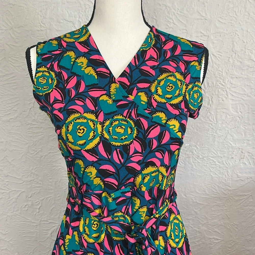 Leota The Perfect Wrap Midi Dress in Marche Fleur - Picture 6 of 13